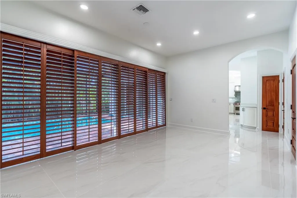 1160 8th ST, Naples, FL 34102,224102380