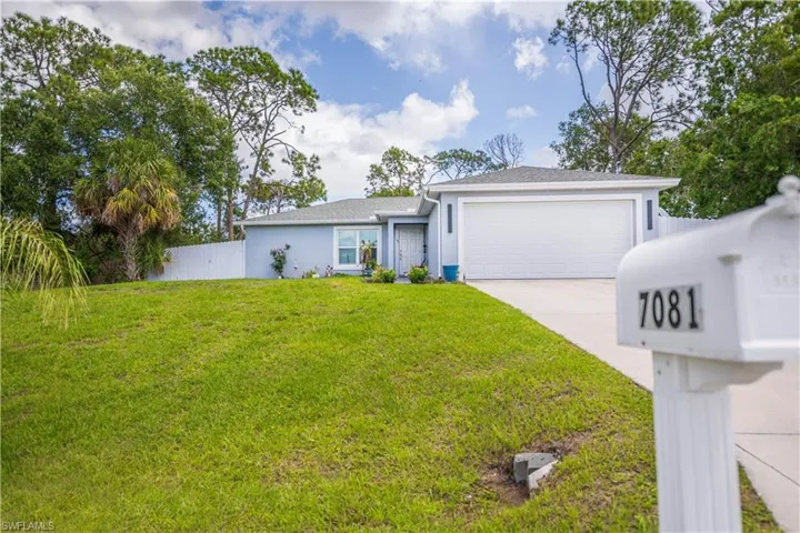 7081 Brazil Cir, Labelle, Florida 33935