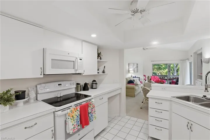 660  Wiggins Bay  DR, Naples, FL 34110