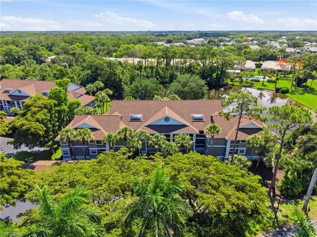 660  Wiggins Bay  DR, Naples, FL 34110