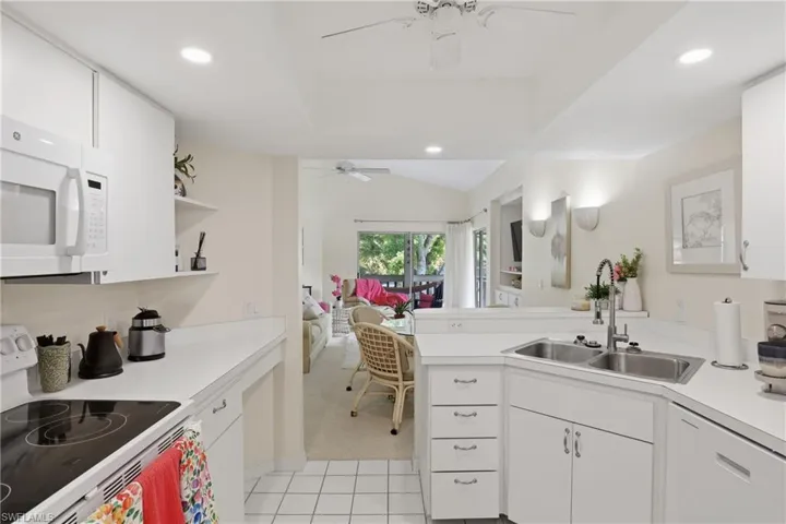 660  Wiggins Bay  DR, Naples, FL 34110