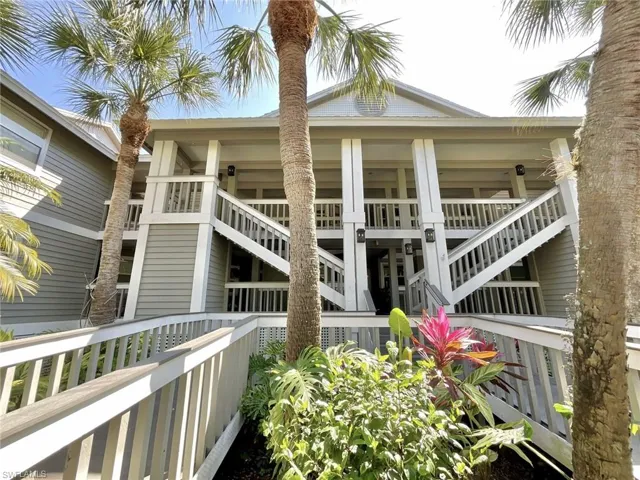 660  Wiggins Bay  DR, Naples, FL 34110