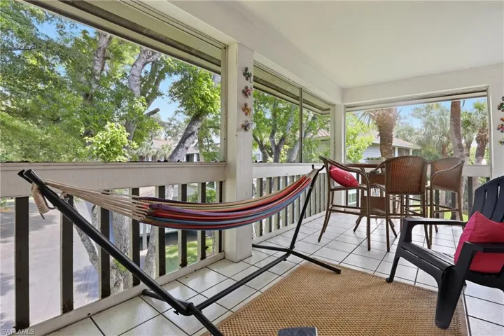 660  Wiggins Bay  DR, Naples, FL 34110