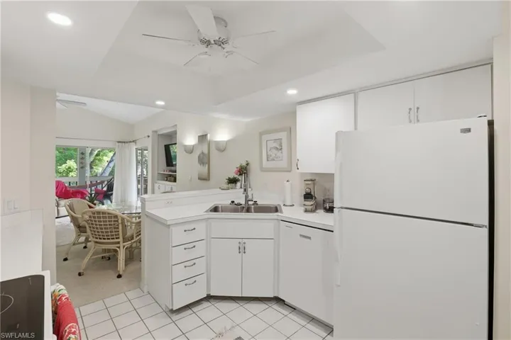 660  Wiggins Bay  DR, Naples, FL 34110