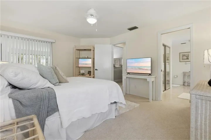 660  Wiggins Bay  DR, Naples, FL 34110