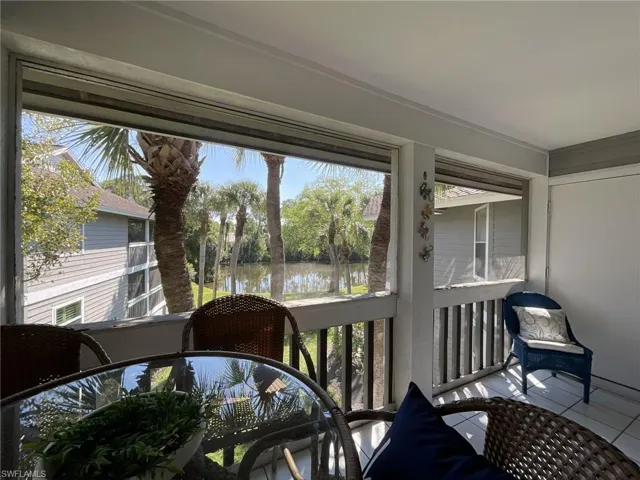 660  Wiggins Bay  DR, Naples, FL 34110