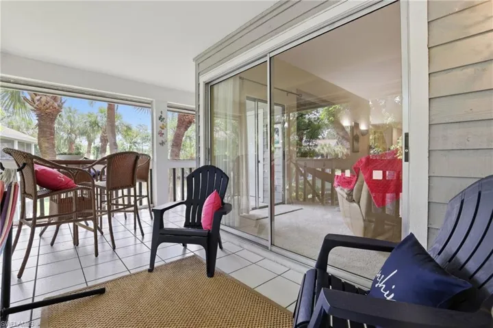 660  Wiggins Bay  DR, Naples, FL 34110