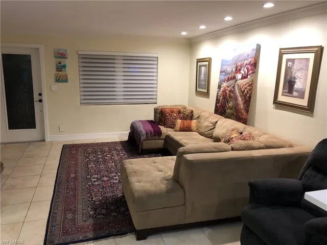 1180  Diana  AVE, Naples, FL 34103