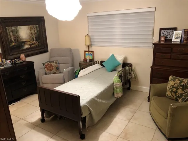1180  Diana  AVE, Naples, FL 34103