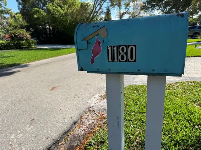 1180  Diana  AVE, Naples, FL 34103