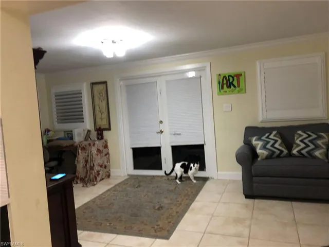 1180  Diana  AVE, Naples, FL 34103