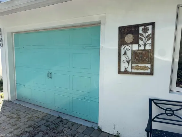 1180  Diana  AVE, Naples, FL 34103