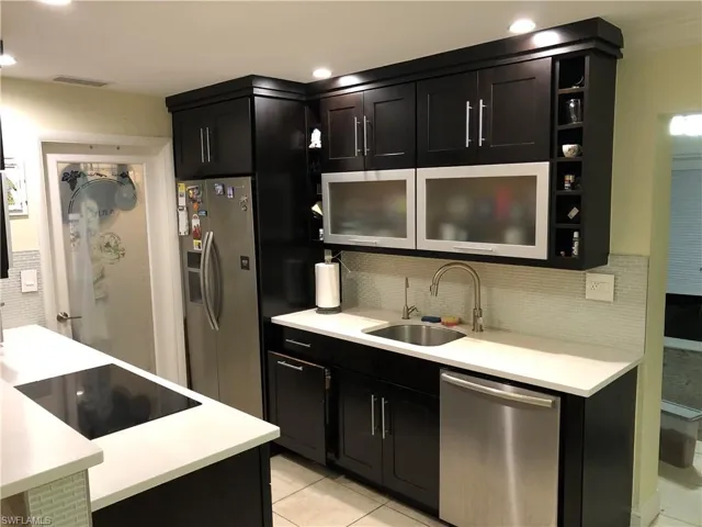 1180  Diana  AVE, Naples, FL 34103