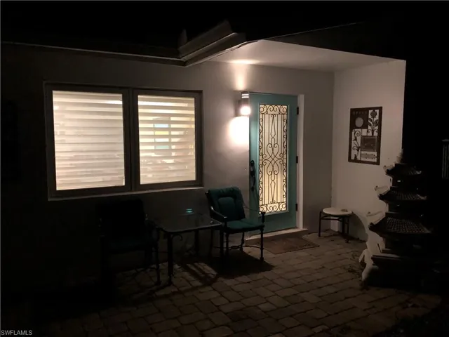 1180  Diana  AVE, Naples, FL 34103