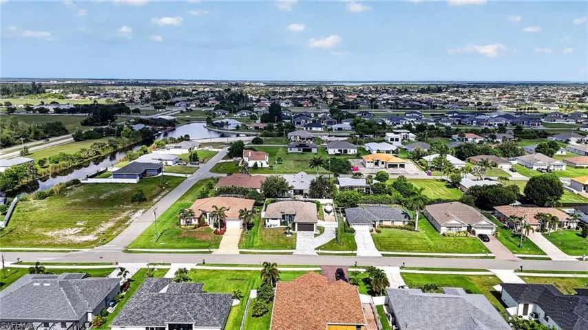 420 Sw 29th Ave, Cape Coral, Florida 33991
