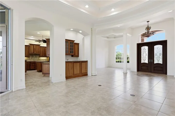 1687 Persimmon Dr, Naples, Florida 34109