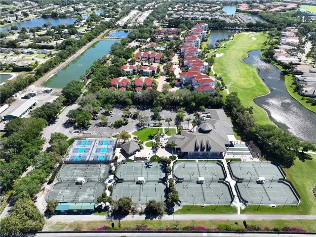 1687  Persimmon  DR, Naples, FL 34109