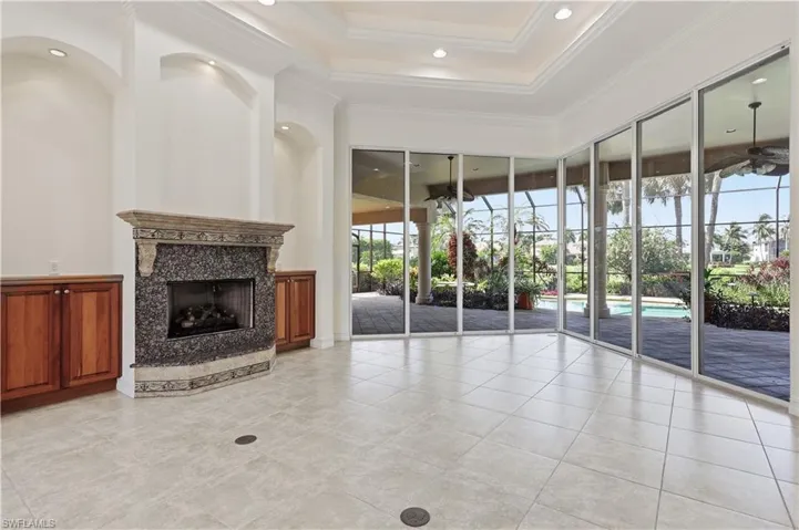 1687 Persimmon Dr, Naples, Florida 34109
