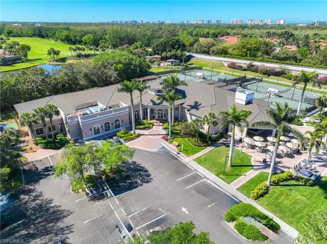 1687  Persimmon  DR, Naples, FL 34109