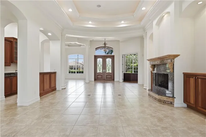 1687 Persimmon Dr, Naples, Florida 34109