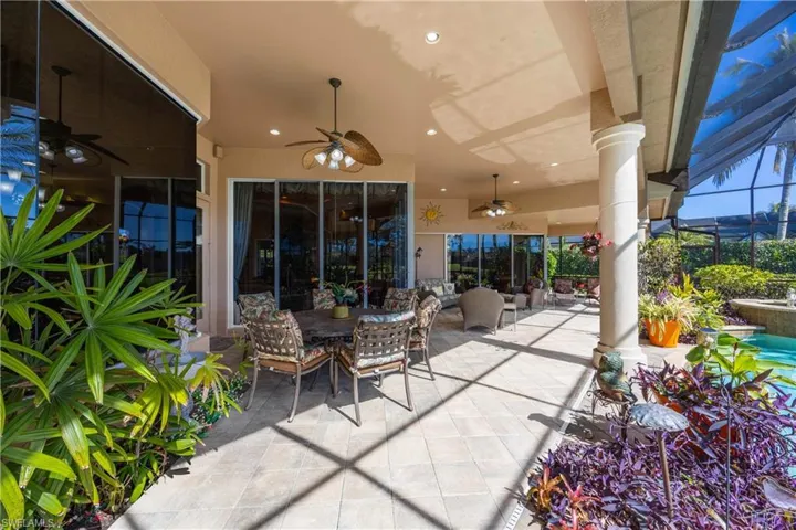 1687 Persimmon Dr, Naples, Florida 34109