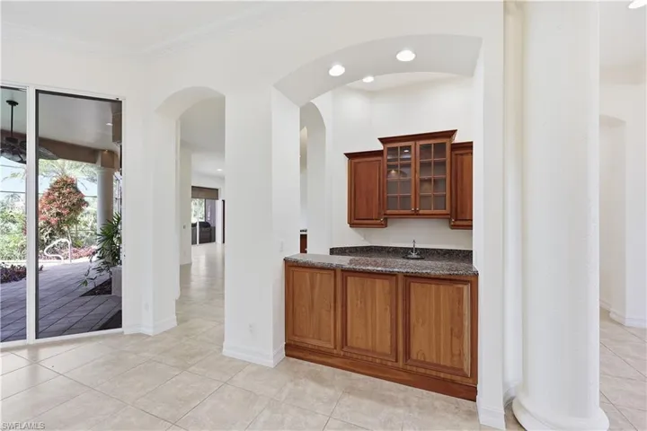 1687 Persimmon Dr, Naples, Florida 34109