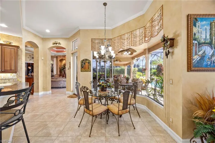 1687  Persimmon  DR, Naples, FL 34109