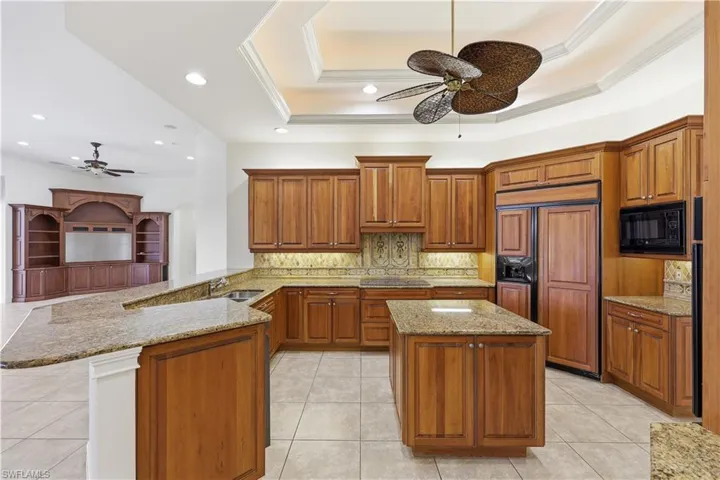 1687 Persimmon Dr, Naples, Florida 34109