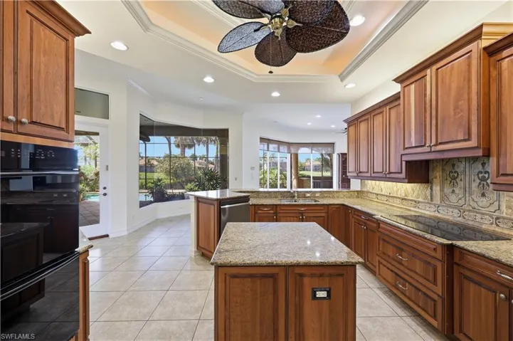 1687 Persimmon Dr, Naples, Florida 34109