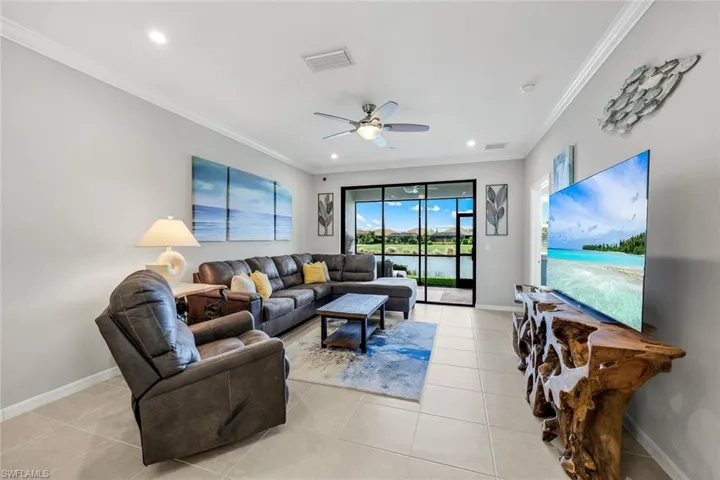 9393 Pocida Ct 104, Naples, Florida 34119
