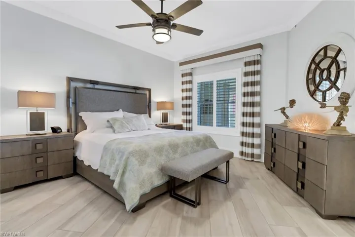 450  Bayfront  PL, Naples, FL 34102