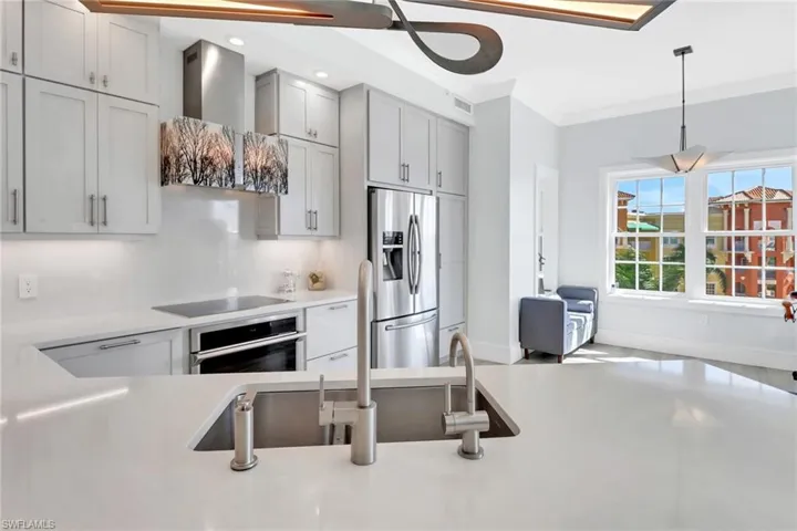 450  Bayfront  PL, Naples, FL 34102
