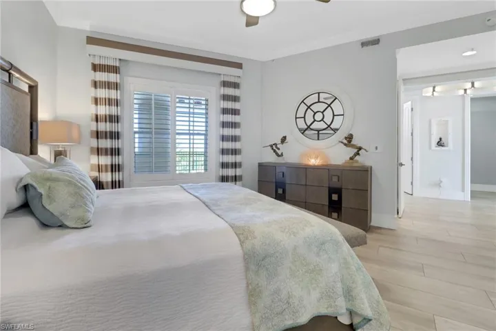 450  Bayfront  PL, Naples, FL 34102