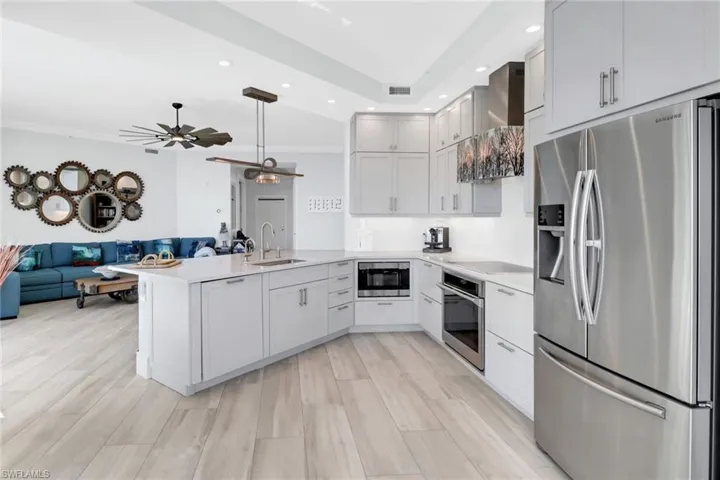 450  Bayfront  PL, Naples, FL 34102