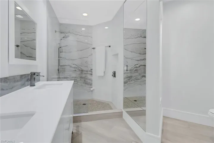 450  Bayfront  PL, Naples, FL 34102