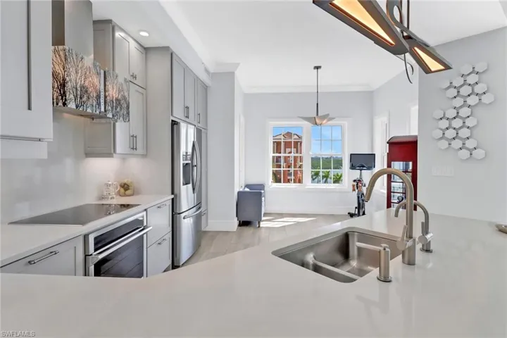 450  Bayfront  PL, Naples, FL 34102