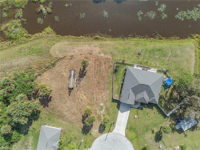 Possible to buy vacant lot next door to buy with the home for $35000