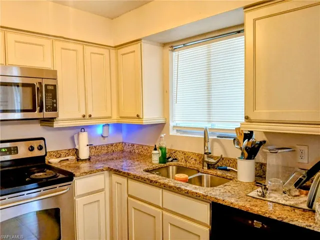 261  Dover  DR, North Fort Myers, FL 33917