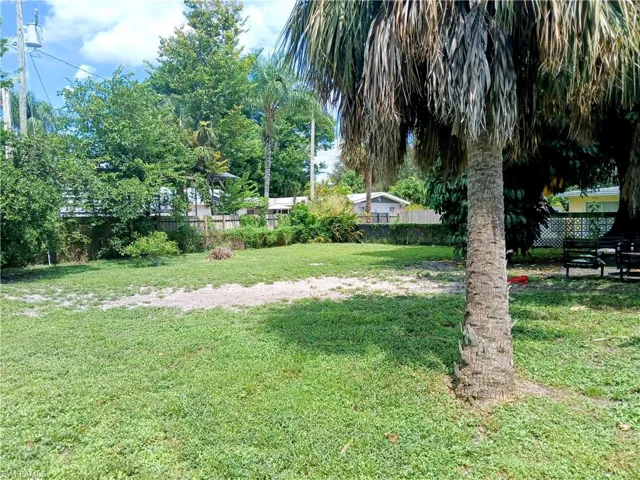 261  Dover  DR, North Fort Myers, FL 33917
