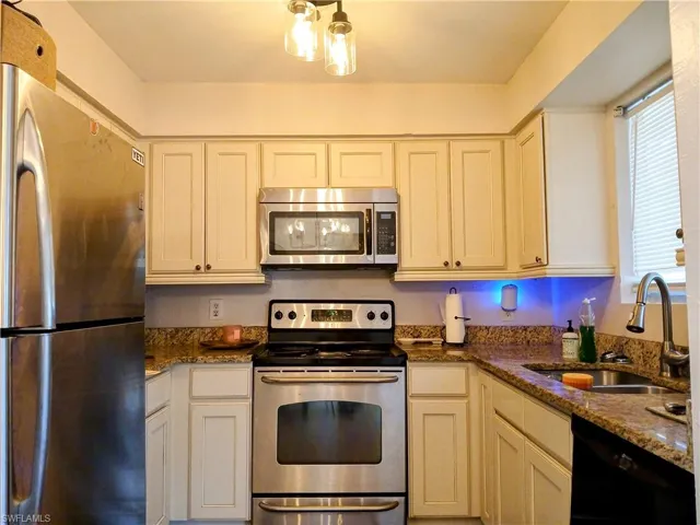 261  Dover  DR, North Fort Myers, FL 33917