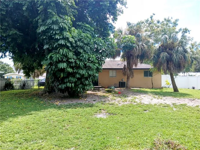 261  Dover  DR, North Fort Myers, FL 33917