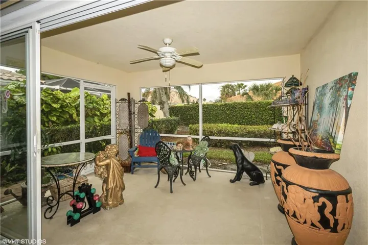 VERY PRIVATE SCREEN PATIO