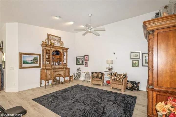 2ND LIVING AREA
