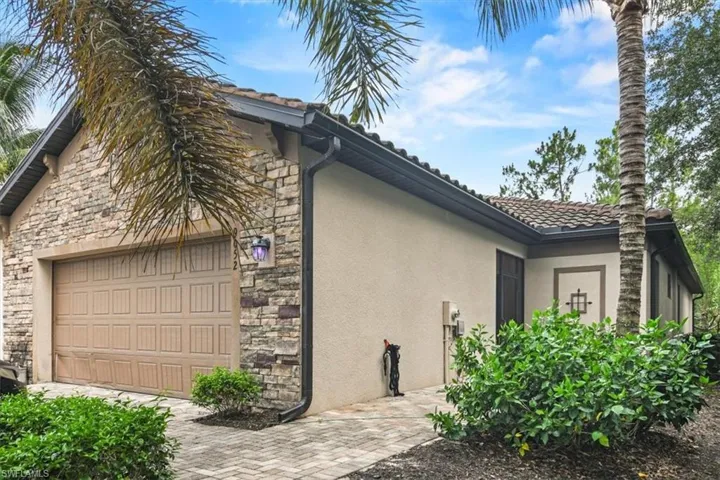 9052 Glenforest Dr, Naples, Florida 34120