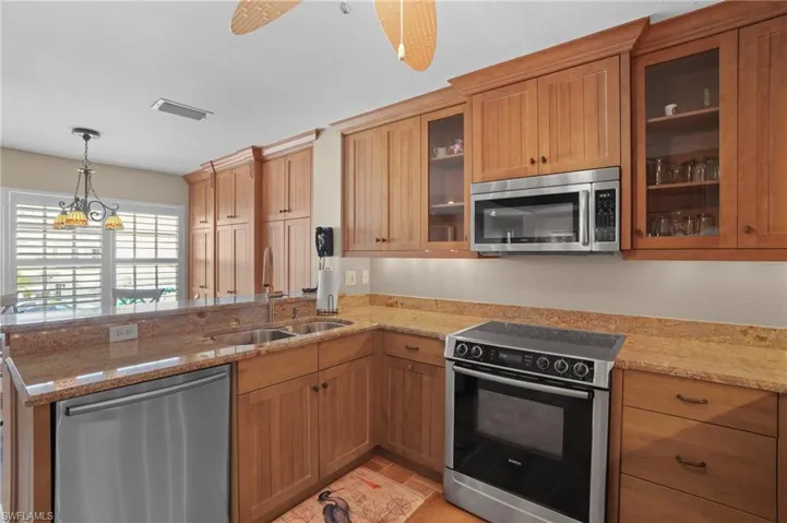 6820  San Marino  DR, Naples, FL 34108