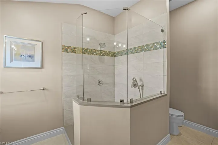 6820  San Marino  DR, Naples, FL 34108
