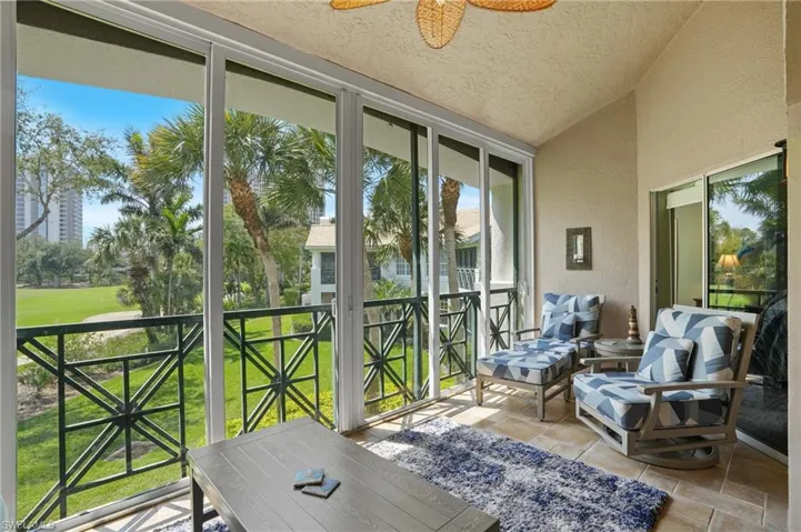 6820  San Marino  DR, Naples, FL 34108