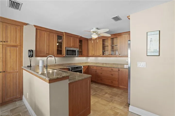 6820  San Marino  DR, Naples, FL 34108