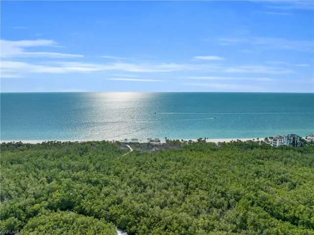 6820  San Marino  DR, Naples, FL 34108