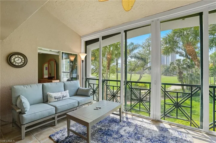 6820  San Marino  DR, Naples, FL 34108